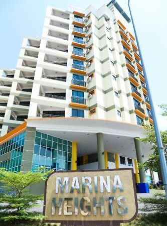 Marina Heights Seaview Resort Apartment II Lumut Eksteriør billede