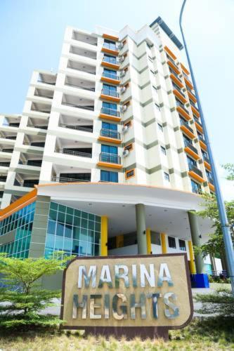 Marina Heights Seaview Resort Apartment II Lumut Eksteriør billede