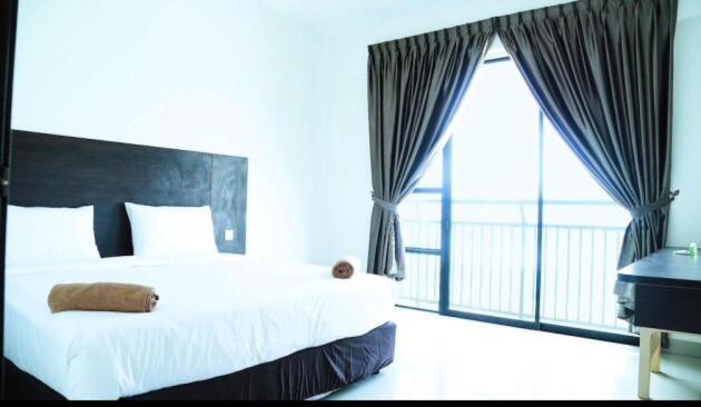Marina Heights Seaview Resort Apartment II Lumut Eksteriør billede